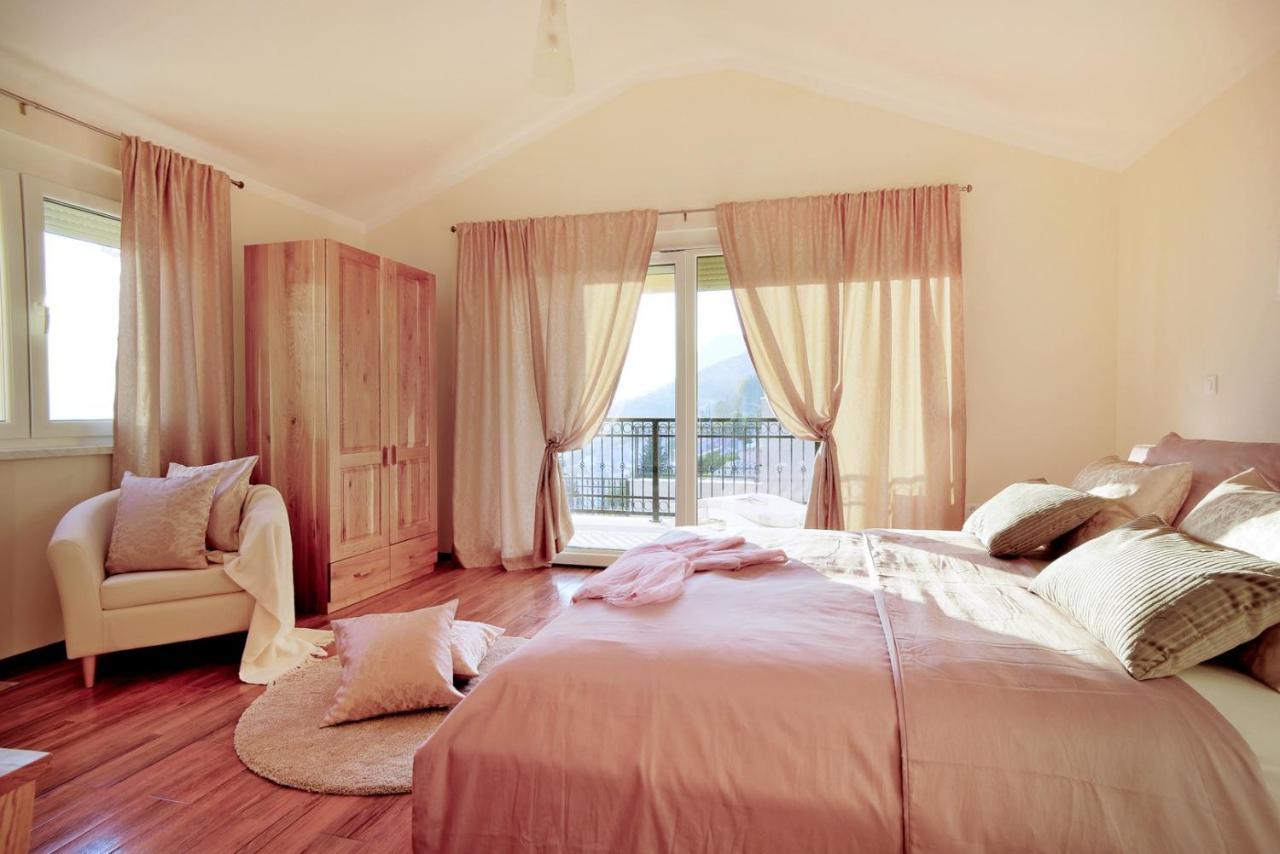 Villa Sun Palace With Luxury 5 Bedroom Villa And Amazing Panoramic Sea Views Mimice Exterior foto
